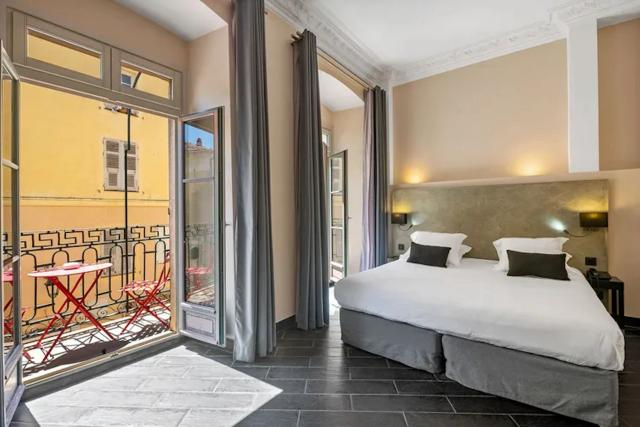 Chambre supérieure avec balcon