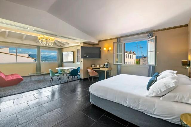 Suite junior Port Tino Rossi